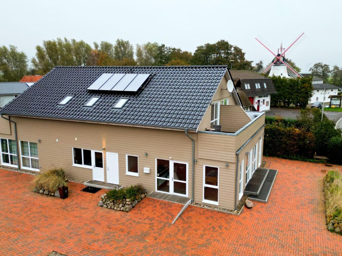 Haus Zwischen Den Wehlen Bei Buesum, 16 Personen Villa Westerdeichstrich Exterior foto