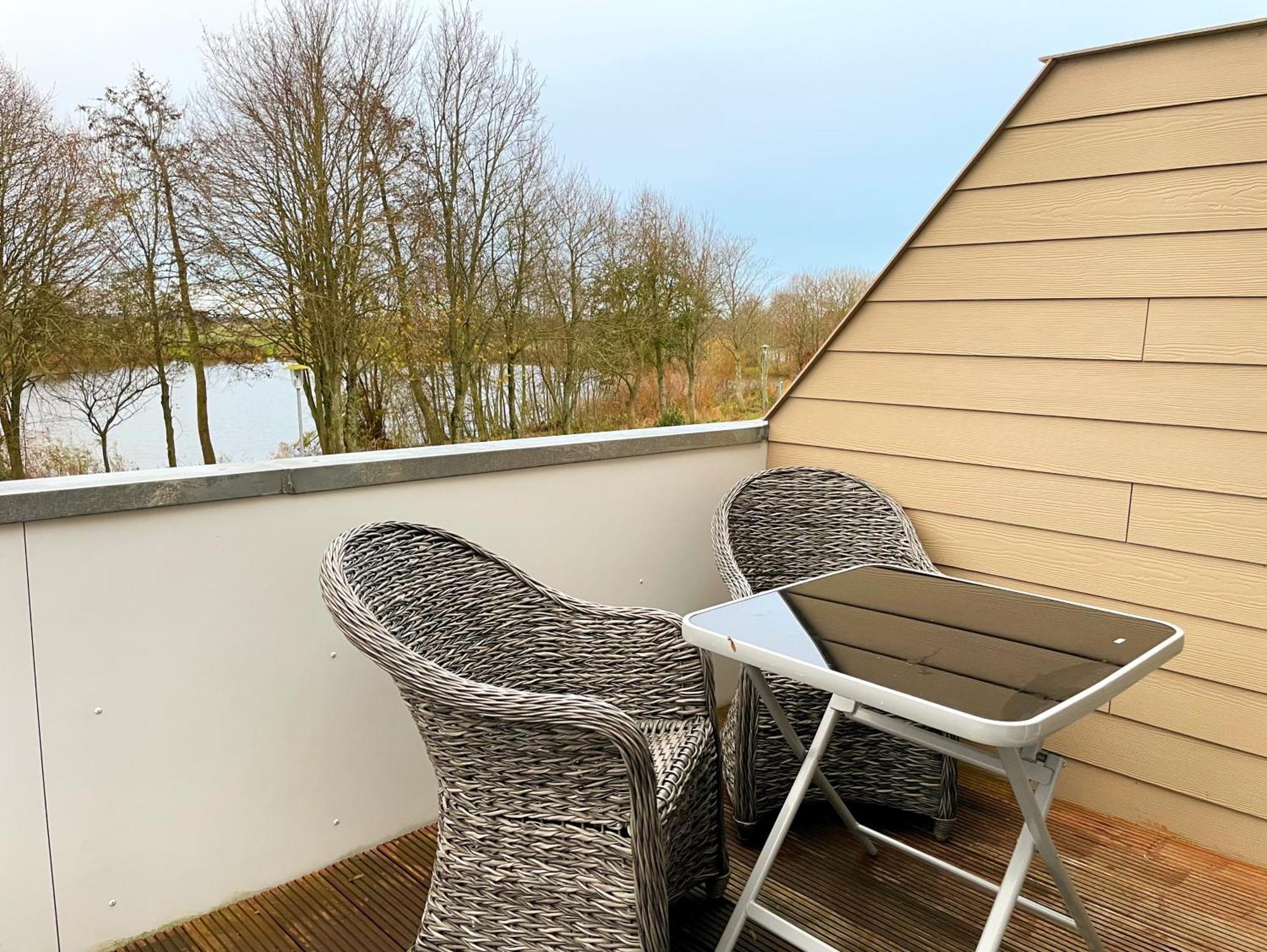 Haus Zwischen Den Wehlen Bei Buesum, 16 Personen Villa Westerdeichstrich Exterior foto